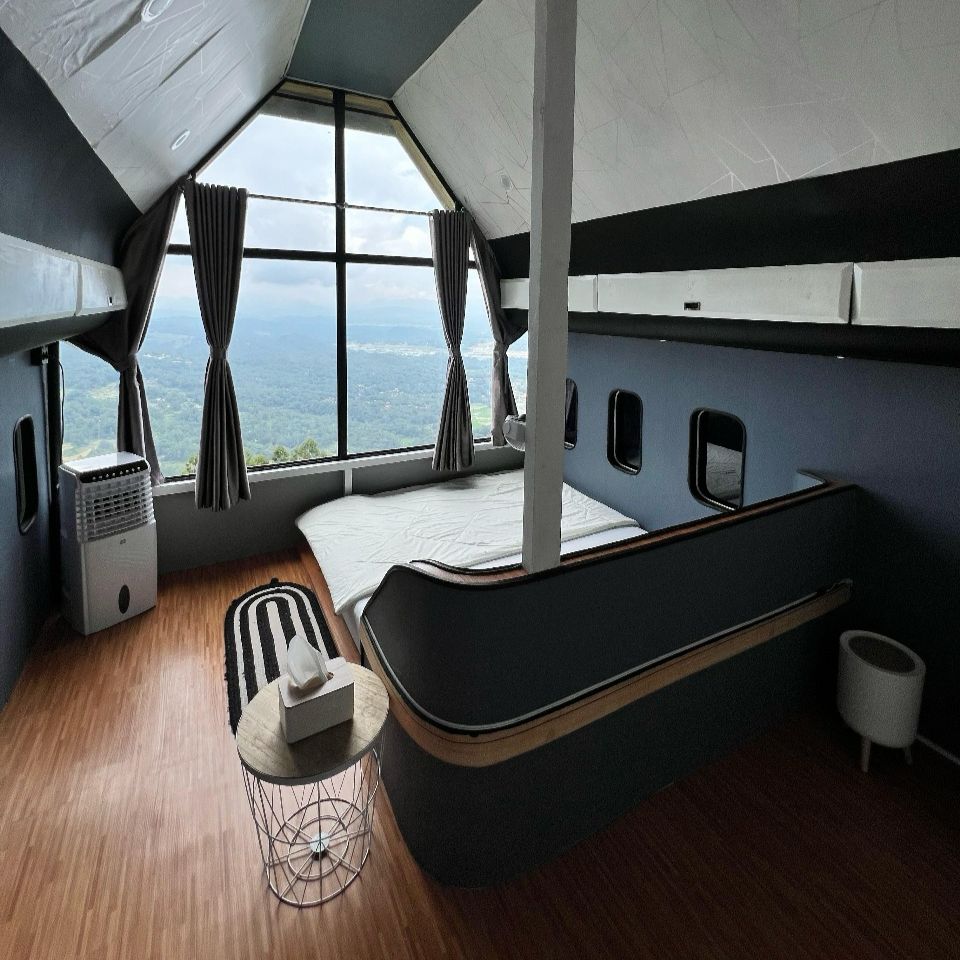 Room 9
